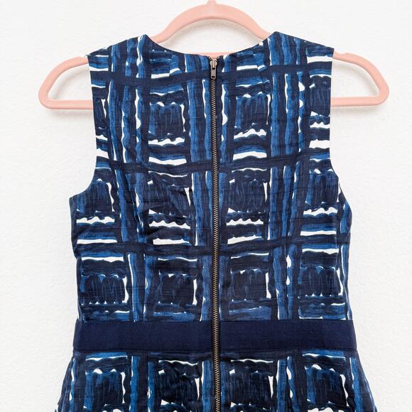 Milly of New York Sleeveless Round Neck Zip Back Indigo Print Sheath Dress Sz 0 - Picture 7 of 7